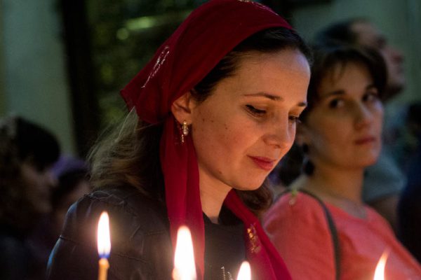 Мудрый Игумен ответил, можно ли отправляться в храм и идти к Причастию в «женские дни»