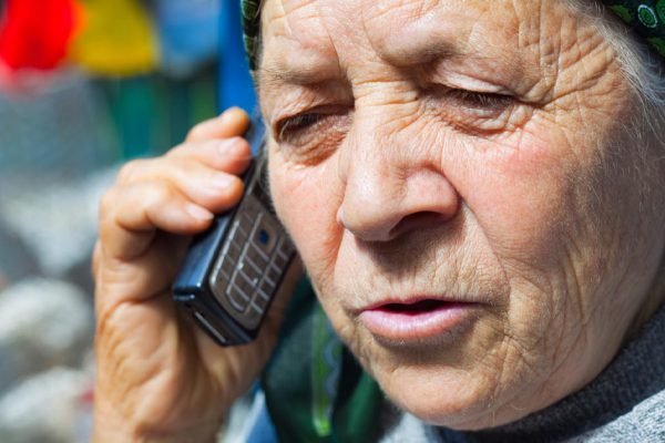 Многоликие телефонные мошенники, или Кем могут представиться обманщики со слащавыми голосами