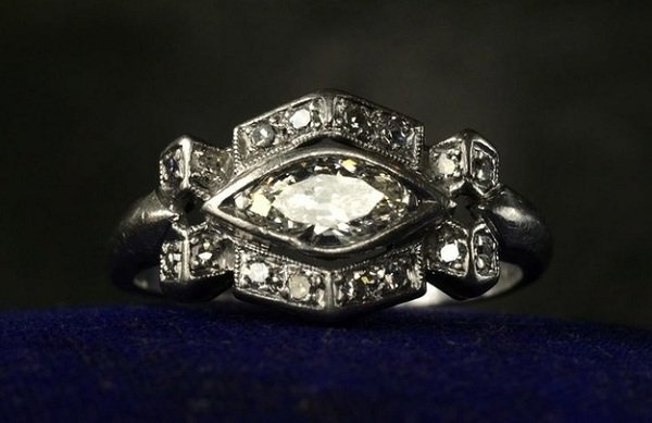 старинное обручальное кольцо