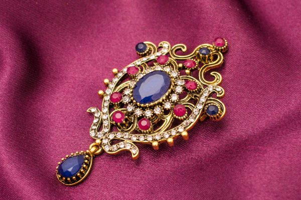 Подборка старых чешских брошек и с какими нарядами их носить