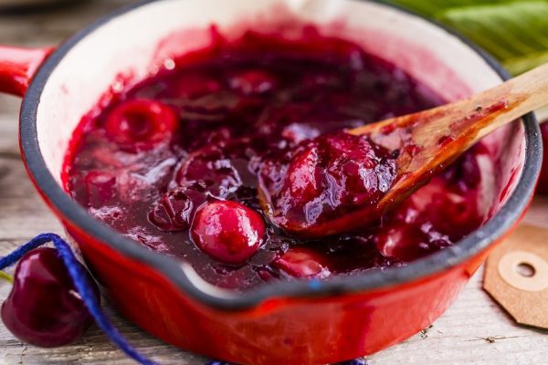 Цыганский рецепт вишневого варенья без утомительной варки ягод