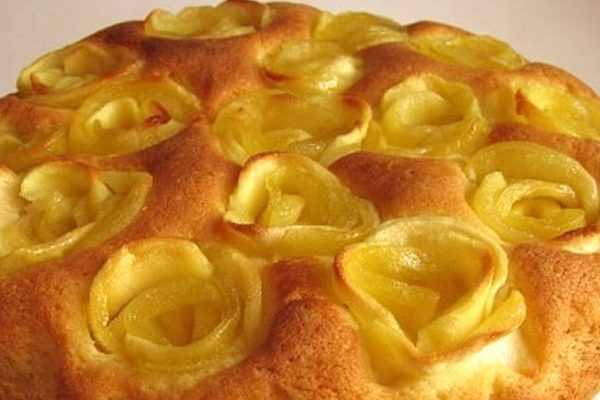 Как приготовить шарлотку с яблоками