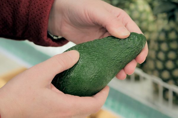 Научилась разбираться в сортах авокадо, теперь знаю, как выбрать самое вкусное и спелое