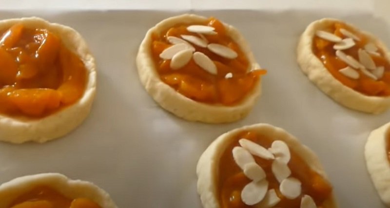 ватрушки с абрикосами