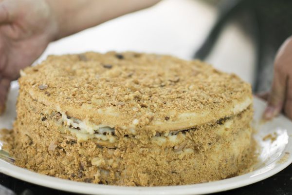 Итальянский торт «Тысячелистник», по вкусу напоминает «Наполеон», но есть нюансы