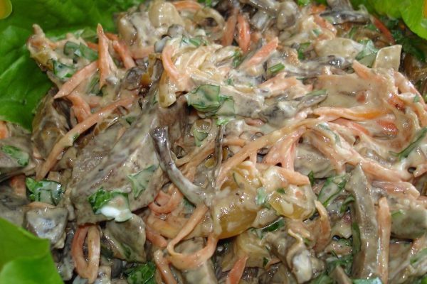 Как приготовить салат с куриной печенью