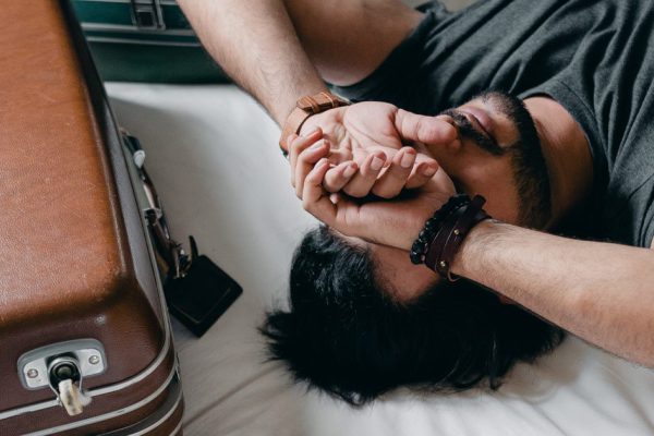 Внезапно товарищ собрал вещи и ушел к другой, я 6 лет ждала предложения, а он женился на ней спустя 2 месяца после знакомства