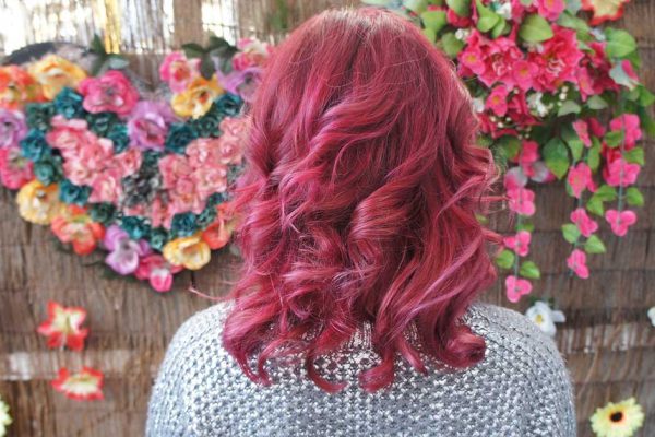 Как розовые волосы могут повлиять на уровень знаний ученицы