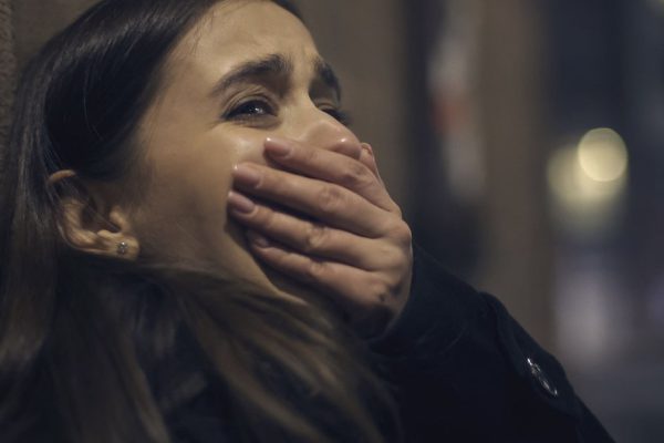 Алгоритм действий, чтобы помочь человеку во время шоковой психологической травмы