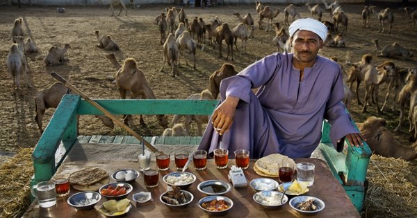 «Вокруг света за 80 диет». Снимки, которые открывают глаза на то, что едят люди во всём мире…