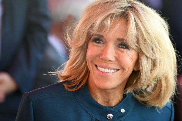 Как воспитывает внуков Брижит Макрон