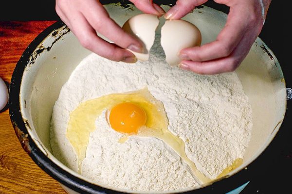 Что будет, если приготовить запеканку из залежавшегося кефира