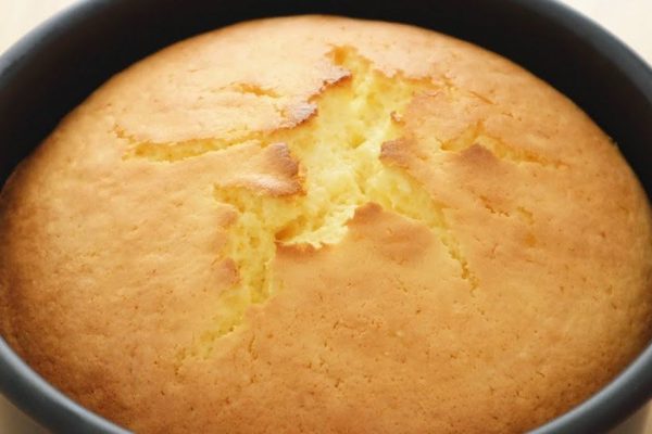 Собираюсь испечь апельсиновый бисквит вместо куличей, он пахнет цветением сакуры