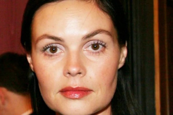 52-летняя Екатерина Андреева выглядит словно подружка своей 35-летней дочери. Вот как ей это удается!