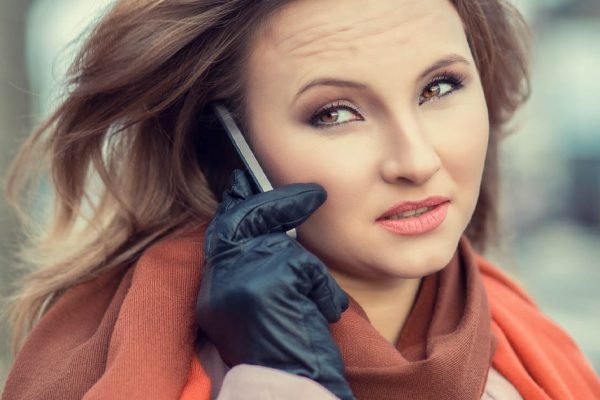 Соседка позвонила и рассказала, что у дочери в квартире поселился какой-то странный мужчина, я сразу поняла, кто это может быть