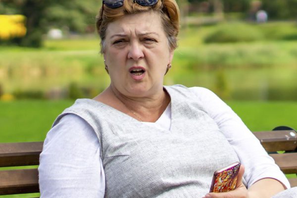 Не парюсь по поводу возрастных изменений лица, горжусь каждой морщинкой