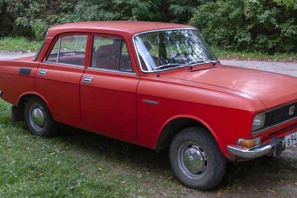 Муж не желает расставаться со своим старым «Москвичом», говорит, у этой машины есть свои достоинства