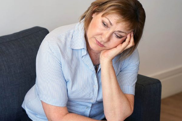 Когда бывшая свекровь узнала, что я выхожу замуж, прибежала ко мне и стала требовать половину денег за квартиру