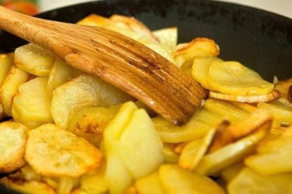 Крепкие и моложавые гражданки 20 лет как перестали жарить, варить и печь картофель