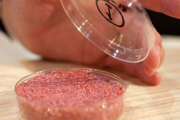 Опытный диетолог рассказала, какой продукт вызывает рак. Выбросила всё до кусочка!