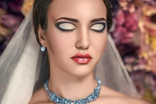 В нашей стране 33-летняя девушка уже считается старухой, так говорит мама