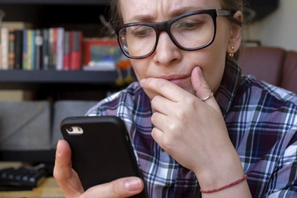 Шесть месяце встречаюсь с женатым мужчиной, хочу всё рассказать его жене