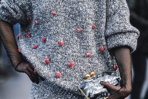 Преимущества осеннего вязаного костюма