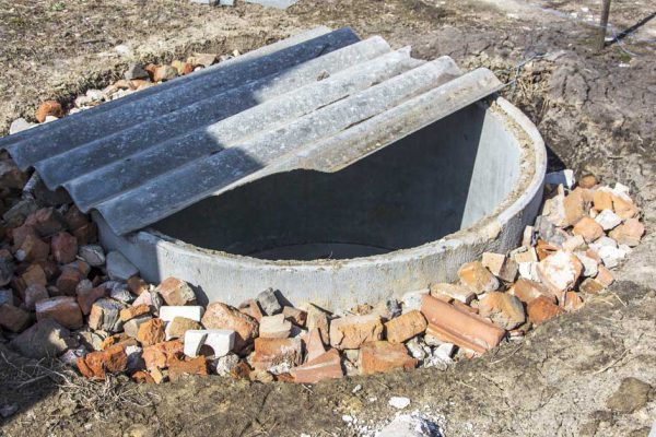 Почему дачники массово отказываются от выгребной ямы на участке