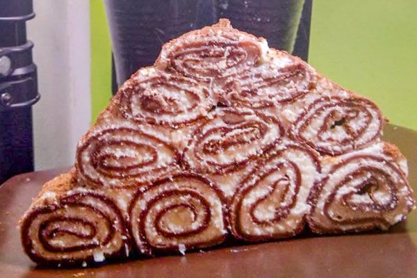 Пока я валялась с температурой, супруг испек блинный торт в два счета, десерт с заботой о талии любимой