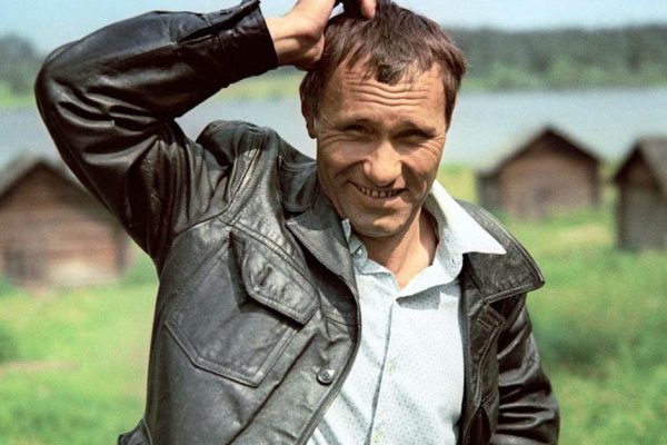 Василий Шукшин любил повторять, что мастер должен макать свое перо в правду