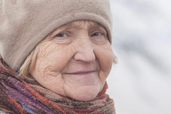 Когда бабушка отлетела на небеса, внуки получили приглашение к юристу, они были удивлены, услышав его рассказ