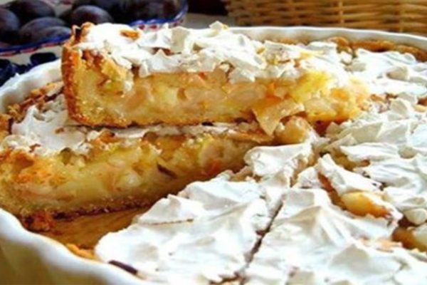 Рецепт яблочного пирога с кремом