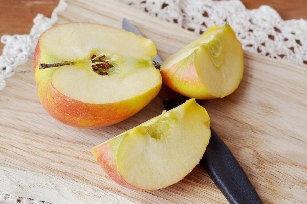 Какой пирог приготовить из свежих сладких яблок