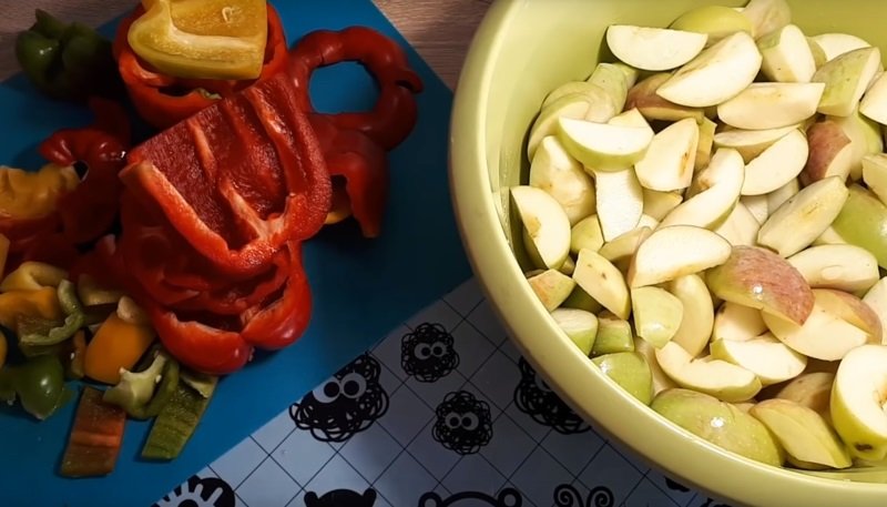яблоки с болгарским перцем на зиму