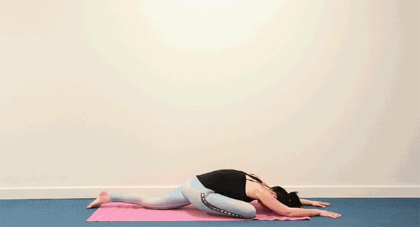 поза голубь