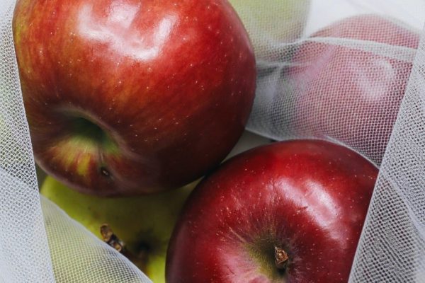 Тающий десерт из йогурта и яблока, что заменит калорийные сладости