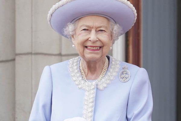 В Великобритании началось четырехдневное празднование платинового юбилея королевы Елизаветы