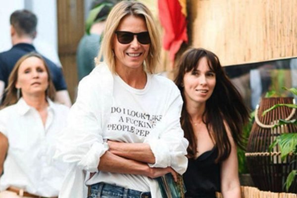 Поклонники вовсю обсуждают появление Юлии Высоцкой на публике и не перестают восхищаться ее стилем