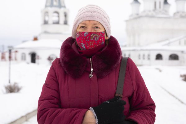 Спешила домой с базара, как вдруг меня окликнула какая-то женщина, я долго смотрела на нее, но не могла узнать