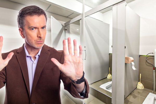 Правила этикета нужно соблюдать даже в общественном туалете, только невежи нарушают их