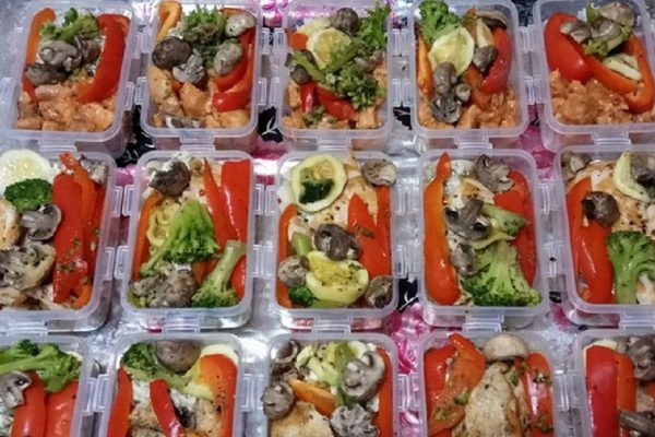 Заготовить еду сразу на неделю — легко! Сырые котлеты замораживаю, при чём даже не леплю…