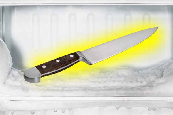 Чтобы свести на нет деяния твоих врагов, просто положи нож в морозилку