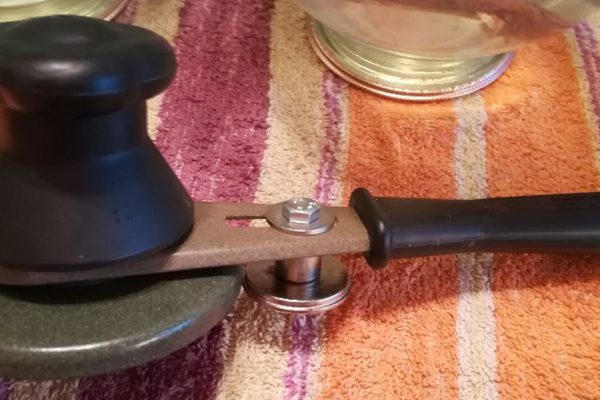 Какие нюансы нужно учитывать при выборе закаточной машинки, чтобы потом не мучить себя перезакатками