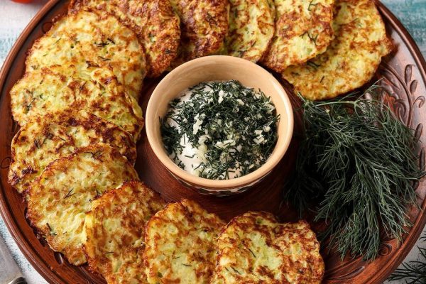 Жарю закуску из кабачков, подаю с корейской морковью, гости клянутся, что такого никогда не пробовали