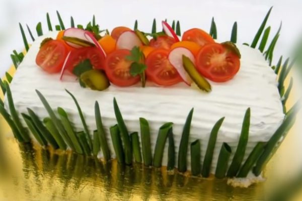 Рецепт закусочного торта из слоеного теста