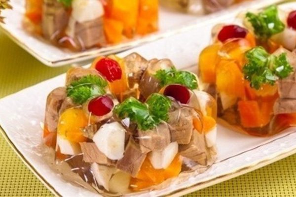 Заливное мясо — холодная закуска, которая идеально подойдет для праздничного стола!