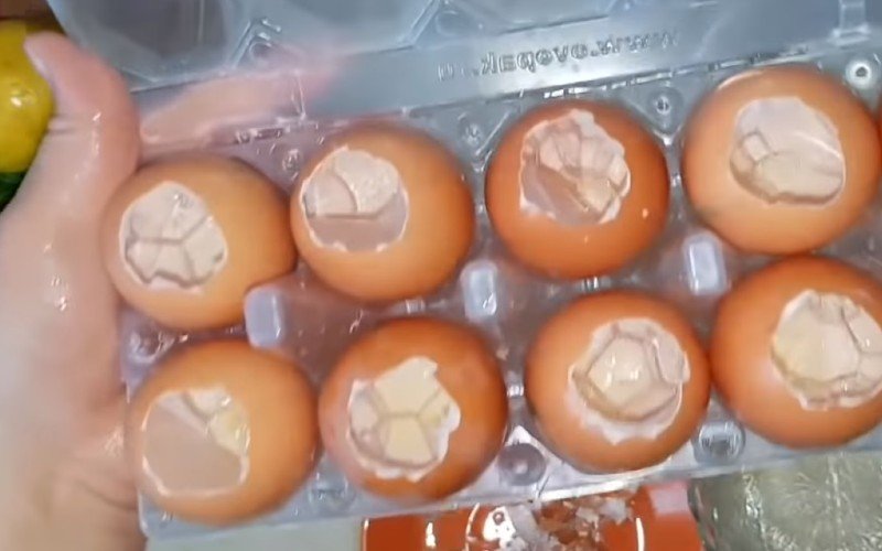 заливные яйца с креветками