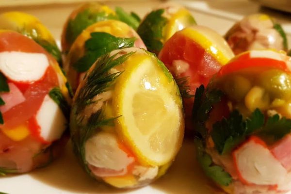 Заливные яйца «Фаберже» по рецепту цыганки