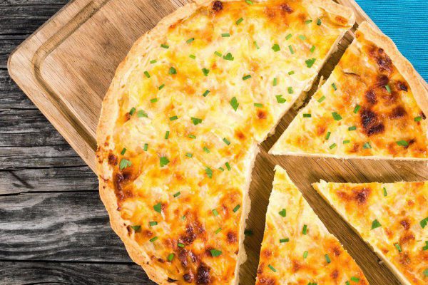 Рецепт заливного пирога на кефире с яйцом