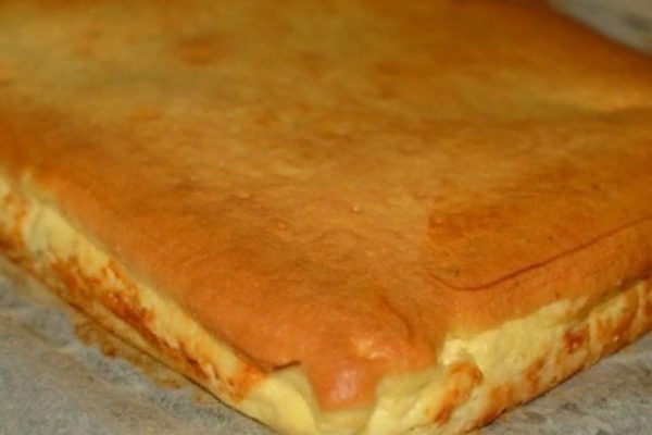 Задорная хозяйка показала, как готовить изумительно нежный пирог с творогом, бесценный рецепт